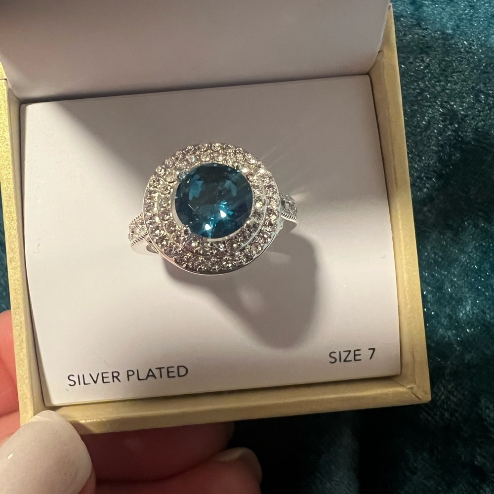 Silver-Tone Pavé & Color Crystal Solitaire Ring/size 7 - Picture 15 of 15